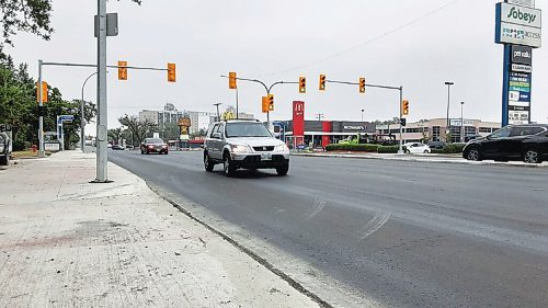 Canstar Community News A new, pedestrian-activated crossing light will stop traffic to allow for safe crossings on Henderson Highway between Leighton and McLeod avenues.