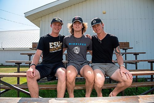 ALEX LUPUL / WINNIPEG FREE PRESS  

From left, Noah, Conor and Morgan Geekie are photographed outside of Strathclair Community Arena on Sunday, August 8, 2021.

