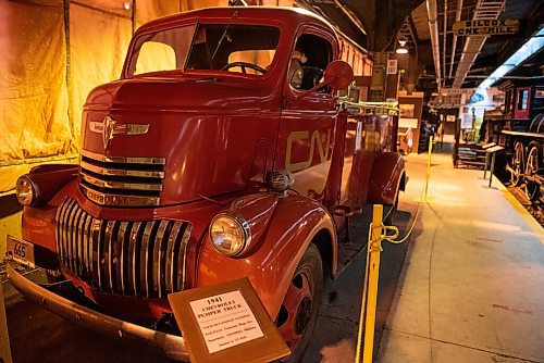 ALEX LUPUL / WINNIPEG FREE PRESS  

A 1941 Chevrolet Pumper Truck from the Transcona Fire Department is photographed at the Winnipeg Railway Museum on Monday, August 9, 2021.