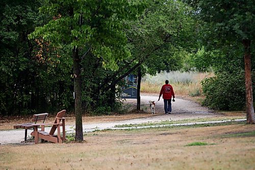 JOHN WOODS / WINNIPEG FREE PRESS
A trail along the Red River and Churchill Drive where several assaults have occurred recently in Winnipeg Monday, August 9, 2021. Police say the trail may not be safe for women.
