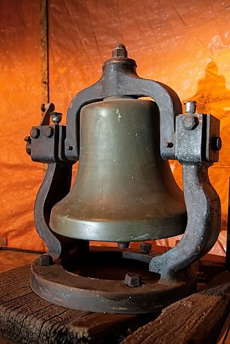 ALEX LUPUL / WINNIPEG FREE PRESS  

A bell believed to be from a Royal Hudson locomotive is photographed in the Winnipeg Railway Museum on Monday, August 9, 2021. The bell was presented to Knox Presbyterian Church by CPR.