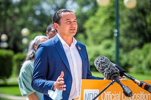 MIKAELA MACKENZIE / WINNIPEG FREE PRESS

Wab Kinew, leader of the official opposition, speaks to the media behind the Manitoba Legislative Building in Winnipeg on Wednesday, Aug. 11, 2021. For Joyanne/Maggie story.
Winnipeg Free Press 2021.