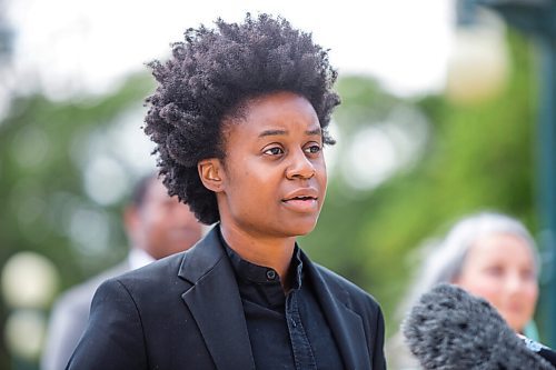 MIKAELA MACKENZIE / WINNIPEG FREE PRESS

NDP MLA Uzoma Asagwara speaks to the media behind the Manitoba Legislative Building in Winnipeg on Wednesday, Aug. 11, 2021. For Joyanne/Maggie story.
Winnipeg Free Press 2021.