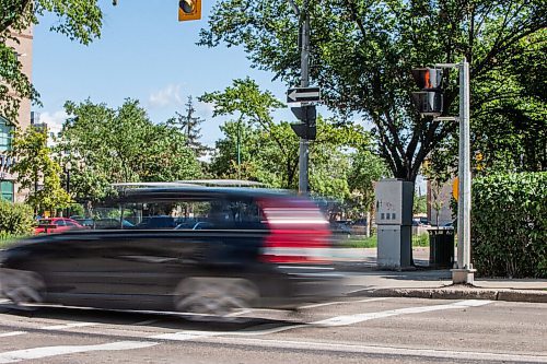 MIKAELA MACKENZIE / WINNIPEG FREE PRESS

The intersection of Broadway and Smith, where a pedestrian was struck by a 5-ton truck and later succumbed to her injuries, in Winnipeg on Wednesday, Aug. 11, 2021. For --- story.
Winnipeg Free Press 2021.