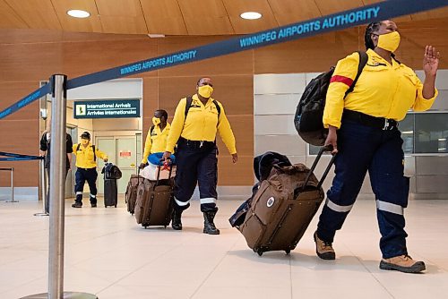 ALEX LUPUL / WINNIPEG FREE PRESS  

More than 100 firefighters from South Africa arrive in Manitoba on Wednesday, August 11, 2021 to help battle the province's 143 active wildfires.

Reporter: Cody Sellar