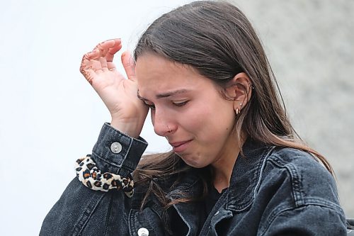 RUTH BONNEVILLE / WINNIPEG FREE PRESS

Local - Hit and run family mourn

Kirstin Bilous is overwhelmed with tears as she talks about her great aunt, Joan Shelton (88yrs), who died after being hit by a vehicle on Broadway Aug. 6th. 

See story by  Erik Pindera  

Aug 12th, 2021

