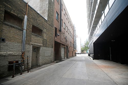 JOHN WOODS / WINNIPEG FREE PRESS
An alley behind 323 Portage Ave where a woman was assaulted in Winnipeg photographed Thursday, August 12, 2021.