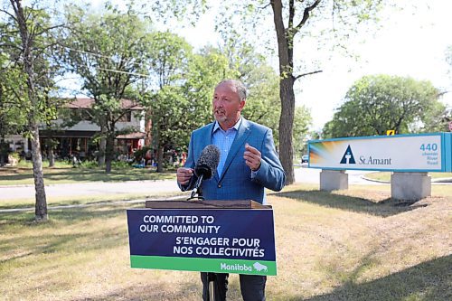 RUTH BONNEVILLE / WINNIPEG FREE PRESS

LOCAL - Squires

John Leggat, president and CEO, St.Amant. speaks at the podium at a press conference announcing new funds for the centre  made by Families Minister Rochelle Squires,  on the front lawn of St. Amant Centre, Friday. 

Aug 13th, 2021
