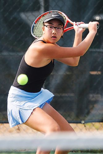 JOHN WOODS / WINNIPEG FREE PRESS
Jeslyn Peng plays in final of the Manitoba Open against Aurora Ling at the Kildonan Tennis Club in Winnipeg Sunday, August 15, 2021. 

Reporter: Bernacki