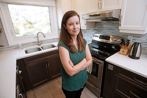JOHN WOODS / WINNIPEG FREE PRESS
Raschelle Sabourin, a dietician who specializes in eating disorders and intuitive eating, is photographed in her home in Winnipeg Tuesday, August 17, 2021. Sabourin has noticed an increase in the number of clients seeking help for issues with emotional and disordered eating during the pandemic.

Reporter: Wasney