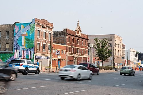 ALEX LUPUL / WINNIPEG FREE PRESS  

Southbound traffic on the 800 block of Main Street still remains closed, due to an ongoing investigation into a structure fire.