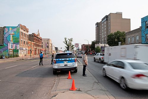 ALEX LUPUL / WINNIPEG FREE PRESS  

Southbound traffic on the 800 block of Main Street still remains closed, due to an ongoing investigation into a structure fire.