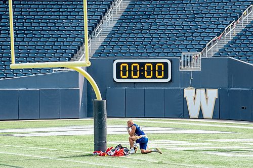 ALEX LUPUL / WINNIPEG FREE PRESS  

The Winnipeg Blue Bombers' Nick Hallett (21) is photographed during practice at IG Field on August 18, 2021.