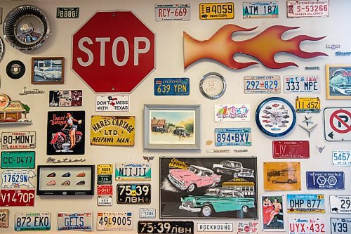 ALEX LUPUL / WINNIPEG FREE PRESS  

Licence plates and other items are photographed on the walls of Big Rick's Hot Rod Diner in Winnipeg, on August 19, 2021. Rick is toasting the 35th anniversary of his homey diner this summer.

Reporter: Dave Sanderson