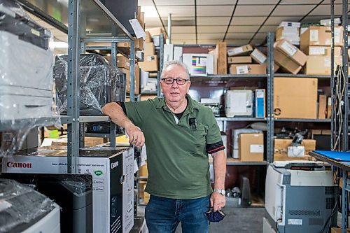 MIKAELA MACKENZIE / WINNIPEG FREE PRESS

Izu Gephter poses for a portrait at I. G. Office Equipment in Winnipeg on Friday, Aug. 20, 2021. For Dave Sanderson story.
Winnipeg Free Press 2021.