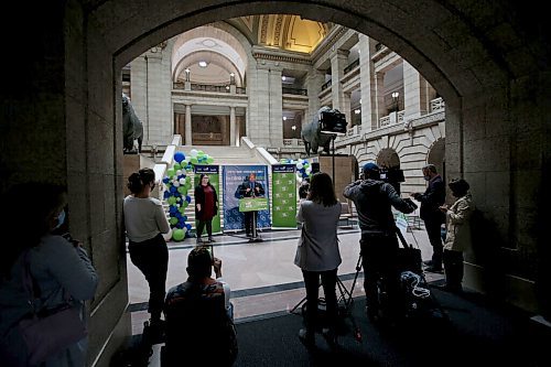 WINNIPEG FREE PRESS/SHANNON VANRAES
Advanced Education Minister Wayne Ewasko announces the Vax to Win scholarship recipients at the Manitoba Legislative Building August 23, 2021.