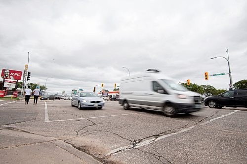 MIKE SUDOMA / Winnipeg Free Press
Late afternoon traffic rolls through the intersection at McPhillips St and Inkster Blvd Monday.
August 23, 2021