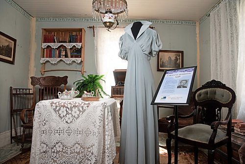 ALEX LUPUL / WINNIPEG FREE PRESS  

A dress worn by MLA Carolyne Morrison is photographed at The Nellie McClung Heritage Site in Manitou on August, 23, 2021. The I DO Exhibit celebrates the 125th wedding anniversary of Wes and Nellie McClung. Nellie McClung was a pioneer teacher, author, suffragist, social reformer, lecturer and legislator