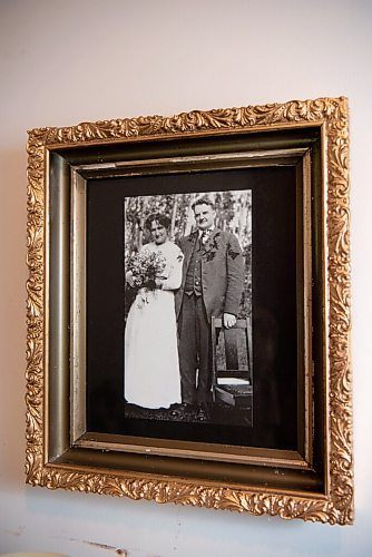 ALEX LUPUL / WINNIPEG FREE PRESS  

A photograph of Nellie McClung and her husband Wes at their wedding reception is photographed in the den of McClung House at The Nellie McClung Heritage Site in Manitou on August, 23, 2021. The I DO Exhibit celebrates the 125th wedding anniversary of Wes and Nellie McClung. Nellie McClung was a pioneer teacher, author, suffragist, social reformer, lecturer and legislator