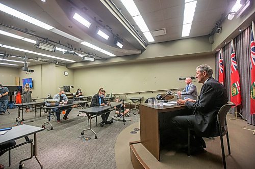 MIKAELA MACKENZIE / WINNIPEG FREE PRESS

Chief provincial public health officer Dr. Brent Roussin (left) and premier Brian Pallister speak at a press conference at the Manitoba Legislative Building in Winnipeg on Tuesday, Aug. 24, 2021. For --- story.
Winnipeg Free Press 2021.