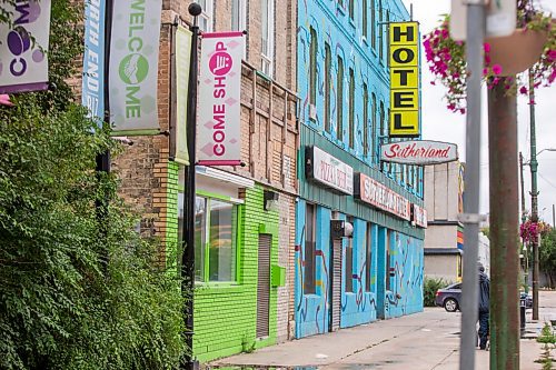 MIKAELA MACKENZIE / WINNIPEG FREE PRESS

The Craig Block, which has gone up for sale, on Main Street in Winnipeg on Tuesday, Aug. 24, 2021. The building housed perhaps the first Black union in North America, the Order of Sleeping Car Porters. For Cody story.
Winnipeg Free Press 2021.