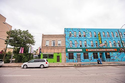 MIKAELA MACKENZIE / WINNIPEG FREE PRESS

The Craig Block, which has gone up for sale, on Main Street in Winnipeg on Tuesday, Aug. 24, 2021. The building housed perhaps the first Black union in North America, the Order of Sleeping Car Porters. For Cody story.
Winnipeg Free Press 2021.