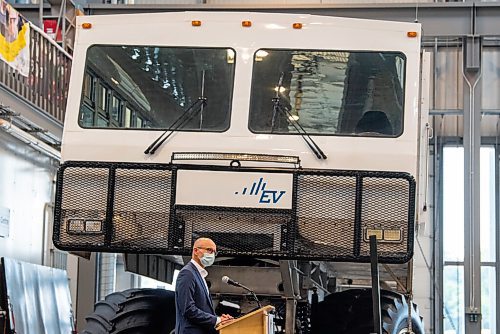 ALEX LUPUL / WINNIPEG FREE PRESS  

Fred Meier, President & CEO of Red River College, is photographed speaking at the unveiling of Frontiers North's fully electric tundra buggy in partnership with Red River College's Vehicle Technology & Energy Centre's on August 24, 2021.