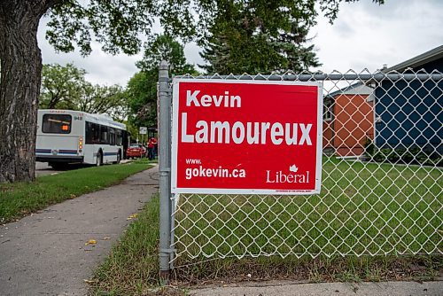 ALEX LUPUL / WINNIPEG FREE PRESS  

A sign for the Liberal party's Kevin Lamoureux is photographed on August 24, 2021.