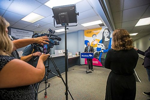 MIKAELA MACKENZIE / WINNIPEG FREE PRESS

Advanced education, skills and immigration minister Wayne Ewasko announces the resumption of in-person student aid services in the Robert Fletcher Building in Winnipeg on Wednesday, Aug. 25, 2021. For Maggie story.
Winnipeg Free Press 2021.