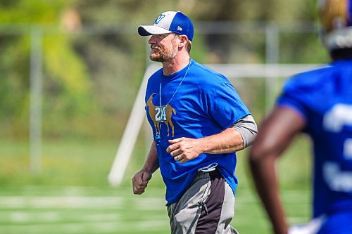 MIKAELA MACKENZIE / WINNIPEG FREE PRESS

Bombers head coach Mike O'Shea at practice in Winnipeg on Wednesday, Aug. 25, 2021. For Mike Sawatzky story.
Winnipeg Free Press 2021.