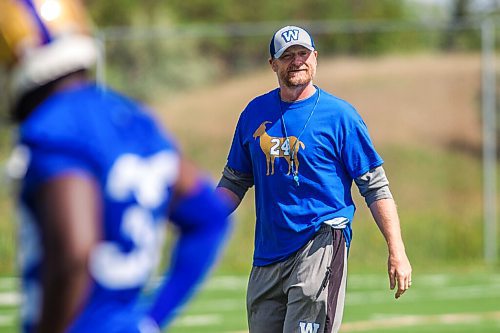 MIKAELA MACKENZIE / WINNIPEG FREE PRESS

Bombers head coach Mike O'Shea at practice in Winnipeg on Wednesday, Aug. 25, 2021. For Mike Sawatzky story.
Winnipeg Free Press 2021.