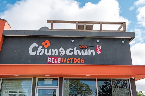 ALEX LUPUL / WINNIPEG FREE PRESS  

The exterior of Chung Chun Rice Dog's Jefferson Avenue location in Winnipeg is photographed on August, 25, 2021.