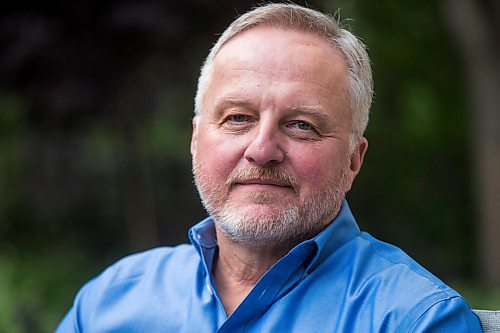 MIKAELA MACKENZIE / WINNIPEG FREE PRESS

Eric Jensen, who volunteers as the past chair on the Fred Douglas Society Inc.'s board of directors, poses for a portrait at his home in Winnipeg on Thursday, Aug. 26, 2021. For Aaron Epp story.
Winnipeg Free Press 2021.