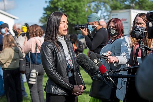 MIKAELA MACKENZIE / WINNIPEG FREE PRESS

Winnipeg North NDP candidate Melissa Chung-Mowat  speaks to media after party leader Jagmeet Singh made a housing announcement in Winnipeg on Thursday, Aug. 26, 2021. For Dylan story.
Winnipeg Free Press 2021.