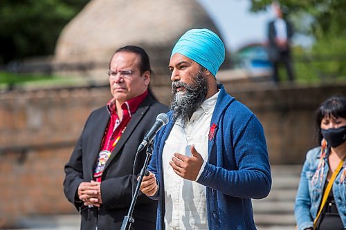 MIKAELA MACKENZIE / WINNIPEG FREE PRESS

NDP leader Jagmeet Singh speaks at the Oodena Circle with Manitoba First Nations leaders and local candidates at The Forks in Winnipeg on Thursday, Aug. 26, 2021. For Dylan story.
Winnipeg Free Press 2021.