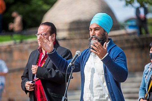 MIKAELA MACKENZIE / WINNIPEG FREE PRESS

NDP leader Jagmeet Singh speaks at the Oodena Circle with Manitoba First Nations leaders and local candidates at The Forks in Winnipeg on Thursday, Aug. 26, 2021. For Dylan story.
Winnipeg Free Press 2021.