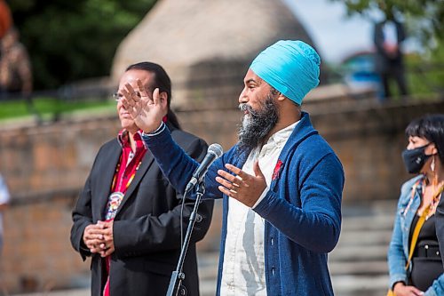 MIKAELA MACKENZIE / WINNIPEG FREE PRESS

NDP leader Jagmeet Singh speaks at the Oodena Circle with Manitoba First Nations leaders and local candidates at The Forks in Winnipeg on Thursday, Aug. 26, 2021. For Dylan story.
Winnipeg Free Press 2021.