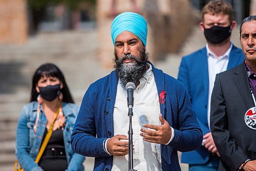 MIKAELA MACKENZIE / WINNIPEG FREE PRESS

NDP leader Jagmeet Singh speaks at the Oodena Circle with Manitoba First Nations leaders and local candidates at The Forks in Winnipeg on Thursday, Aug. 26, 2021. For Dylan story.
Winnipeg Free Press 2021.