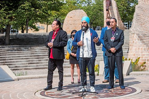 MIKAELA MACKENZIE / WINNIPEG FREE PRESS

NDP leader Jagmeet Singh speaks at the Oodena Circle with Manitoba First Nations leaders and local candidates at The Forks in Winnipeg on Thursday, Aug. 26, 2021. For Dylan story.
Winnipeg Free Press 2021.