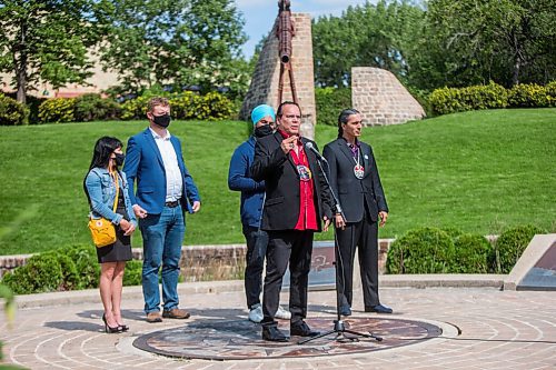 MIKAELA MACKENZIE / WINNIPEG FREE PRESS

MKO Grand Chief Garrison Settee speaks along with NDP leader Jagmeet Singh at the Oodena Circle at The Forks in Winnipeg on Thursday, Aug. 26, 2021. For Dylan story.
Winnipeg Free Press 2021.