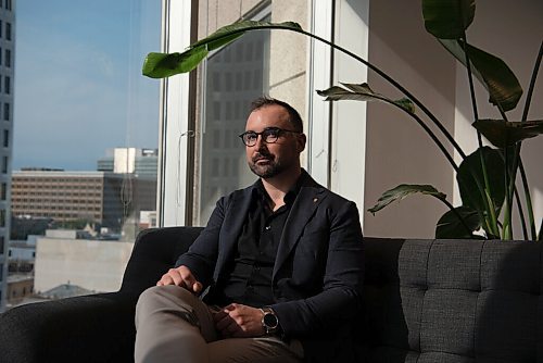 ALEX LUPUL / WINNIPEG FREE PRESS  

Grant White, a portfolio manager at Endeavour Wealth Management with IA Private Wealth, is photographed in Winnipeg on August, 26, 2021.