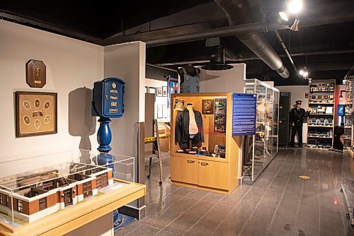 ALEX LUPUL / WINNIPEG FREE PRESS  

Exhibits are photographed in the Winnipeg Police Museum on August, 26, 2021.