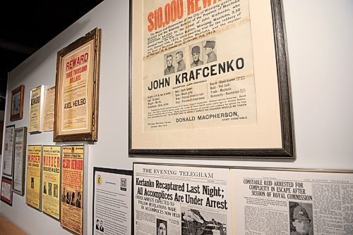 ALEX LUPUL / WINNIPEG FREE PRESS  

Items related to John Krafchenko, a gunman and bank robber, is photographed in the Winnipeg Police Museum on August, 26, 2021.