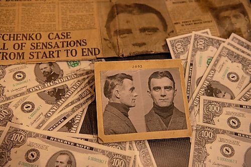 ALEX LUPUL / WINNIPEG FREE PRESS  

Items related to John Krafchenko, a gunman and bank robber, is photographed in the Winnipeg Police Museum on August, 26, 2021.