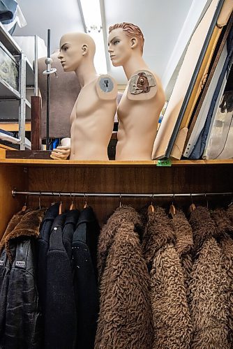 ALEX LUPUL / WINNIPEG FREE PRESS  

Coats and mannequins are photographed in the Winnipeg Police Museum's archives on August, 26, 2021.