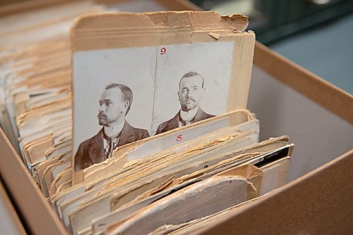 ALEX LUPUL / WINNIPEG FREE PRESS  

A mugshot from 1900 is photographed in the Winnipeg Police Museum's archives on August, 26, 2021.