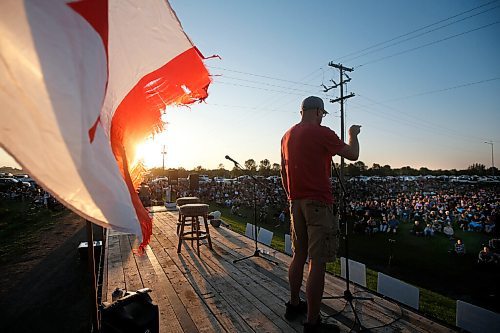 JOHN WOODS / WINNIPEG FREE PRESS
Shawn Enns, event organiser, speaks at an anti-COVID-19 restriction rally. About a thousand people came out to listen to speakers and show their discontent with COVID-19 restrictions in Winkler Monday, August 30, 2021. 

Reporter: Cody