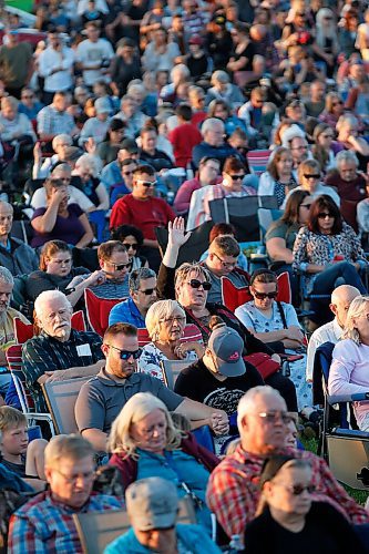 JOHN WOODS / WINNIPEG FREE PRESS
About a thousand people came out to listen to speakers and show their discontent with COVID-19 restrictions in Winkler Monday, August 30, 2021. 

Reporter: Cody