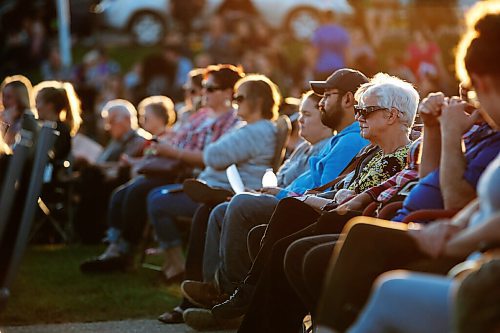 JOHN WOODS / WINNIPEG FREE PRESS
About a thousand people came out to listen to speakers and show their discontent with COVID-19 restrictions in Winkler Monday, August 30, 2021. 

Reporter: Cody