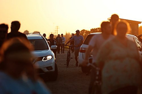 JOHN WOODS / WINNIPEG FREE PRESS
About a thousand people came out to listen to speakers and show their discontent with COVID-19 restrictions in Winkler Monday, August 30, 2021. 

Reporter: Cody